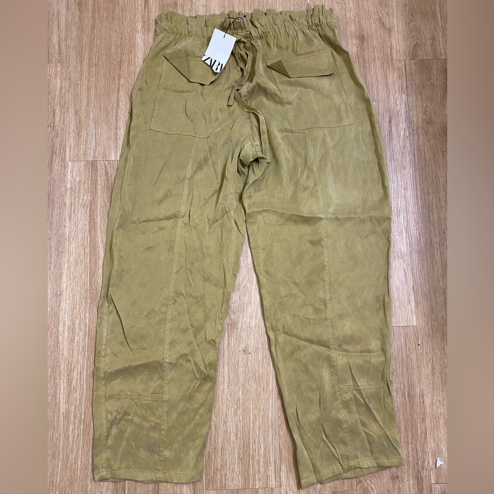 Zara Women's green  Cargo Pants
